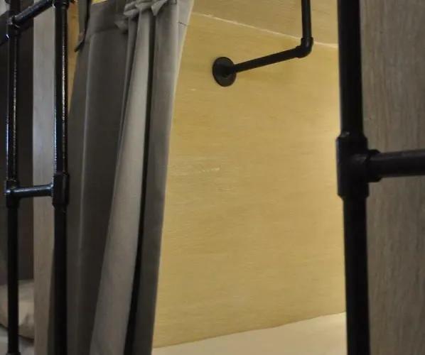 Rumah Kayu Bali Hostal *