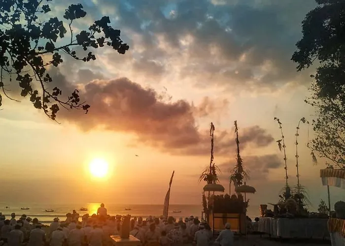 Hostal Rumah Kayu Bali Kuta Lombok